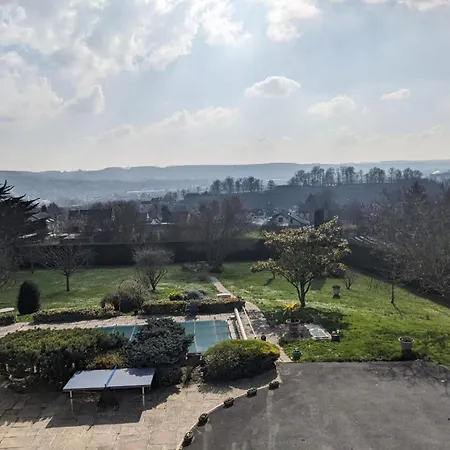 Holiday home Maison Entiere Et Spacieuse Dovie Chateau-Thierry