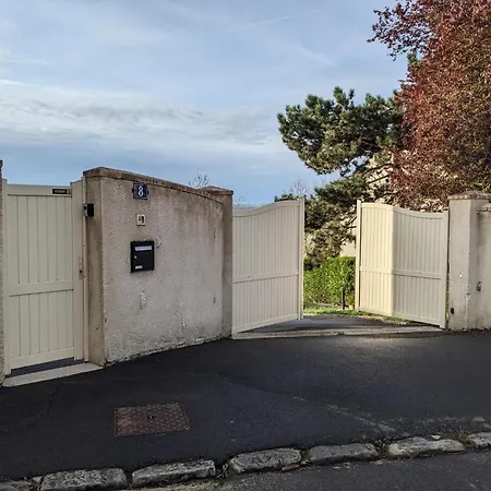 Holiday home Maison Entiere Et Spacieuse Dovie *